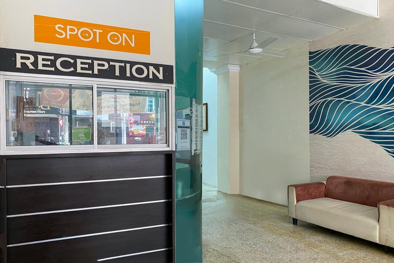 Spot On 89673 Good Friend Hotel George Town Extérieur photo