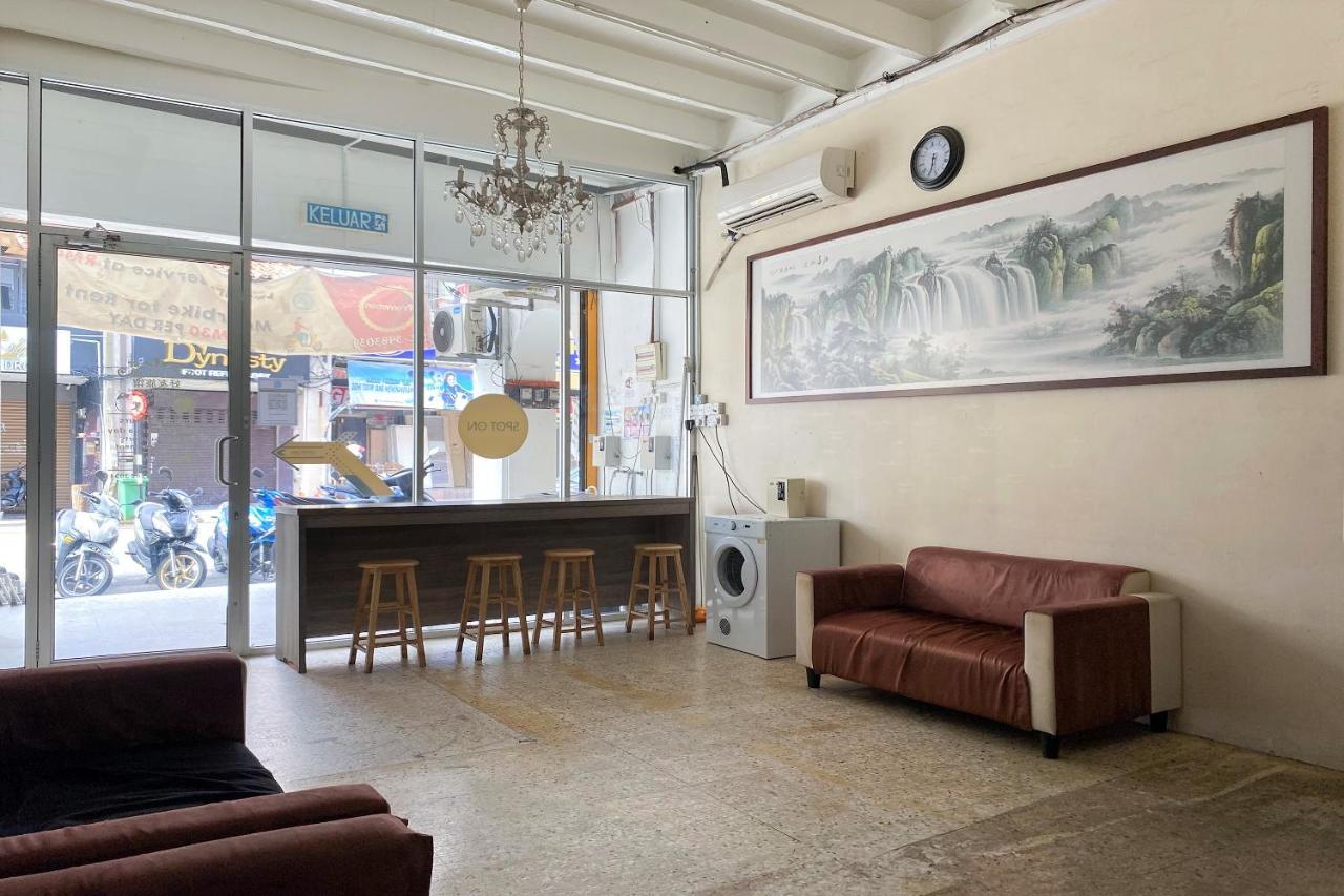 Spot On 89673 Good Friend Hotel George Town Extérieur photo